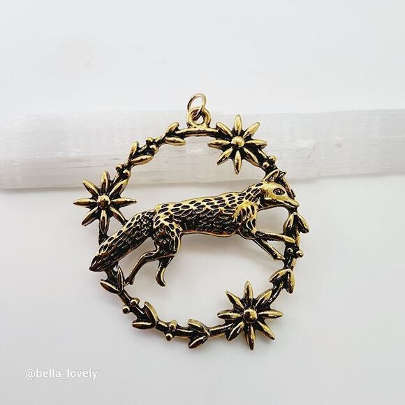 Adorable! Gold Toned Fox Spring Floral Flower Daisy Pendant 1.92" Gift Present - Picture 2 of 3